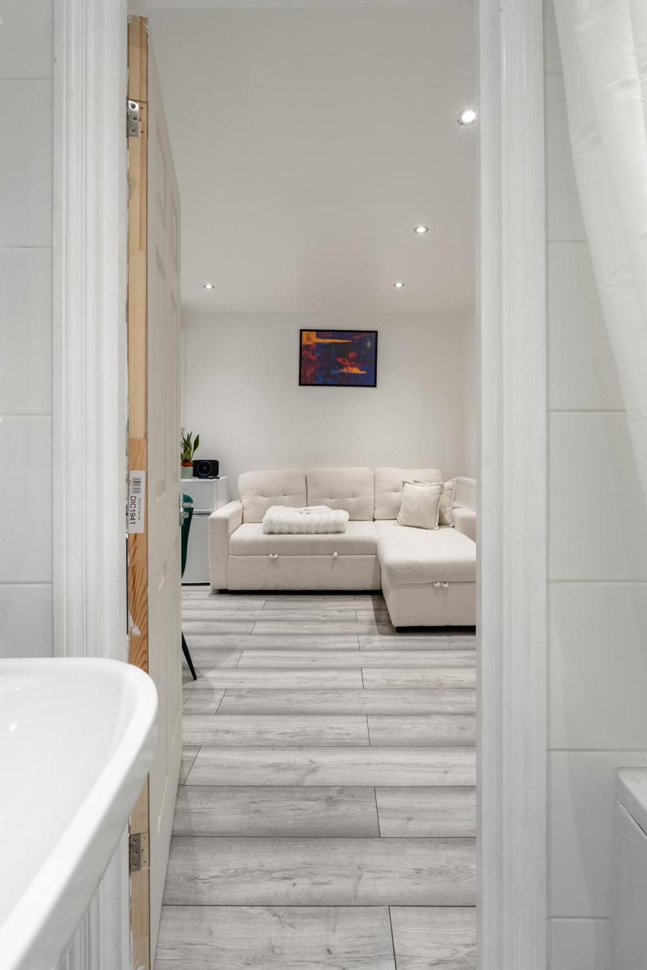 Beautiful Flat Near Central London - Entire Flat - Equipped Kitchen - Private Bathroom Экстерьер фото