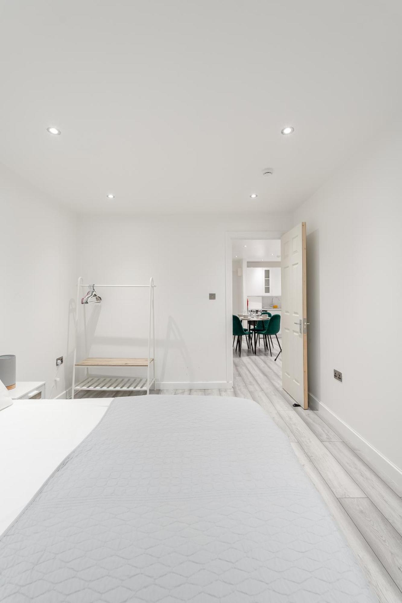 Beautiful Flat Near Central London - Entire Flat - Equipped Kitchen - Private Bathroom Экстерьер фото